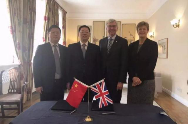 800������һ�Σ����Ŵ�ѧ��ţ���ѧ�ֱ��ڽ��մ������л���